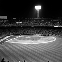 B&W 16 //images.artistrunwebsite.com/gallery/img_149221355122477_large.jpg?1425008088