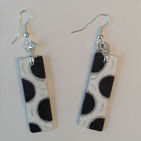 Black dot earrings //images.artistrunwebsite.com/gallery/img_1898211464741428_large.jpg?1477018792