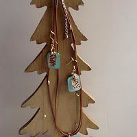Laurel Leaf necklace and earring set //images.artistrunwebsite.com/gallery/img_1898221464741482_large.jpg?1477018792