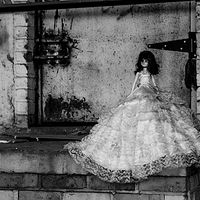 Very Scary Doll //images.artistrunwebsite.com/gallery/img_1899801464852810_large.jpg?1476597251