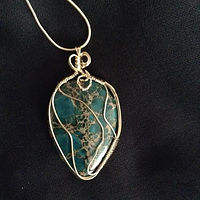 Green jasper wire wrapped pendant //images.artistrunwebsite.com/gallery/img_2092981477017982_large.jpg?1506565488