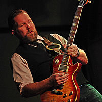 Devon Allman //images.artistrunwebsite.com/gallery/img_2139121481083711_large.jpg?1482450714