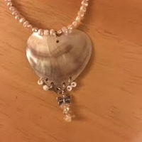 Shell pendant with citrine chips and Champ beads //images.artistrunwebsite.com/gallery/img_2161671483231408_large.jpg?1506565460