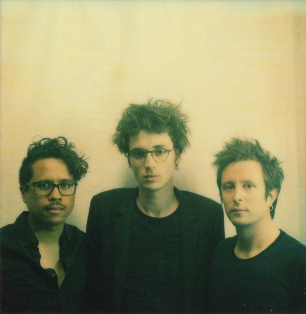 Return to: Polaroids - Portraits de musiciens Radio Elvis by Sarah Seené