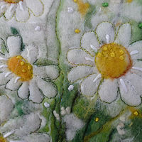 Daisies in Red Spotty Pot - detail //images.artistrunwebsite.com/gallery/img_2564831520977164_large.jpg?1526330964