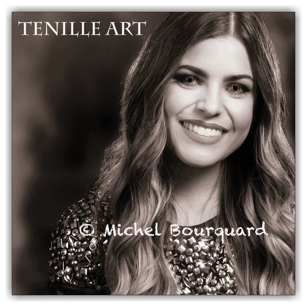Tenille Arts at ACM  by Michel Bourquard