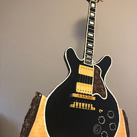 Acrylic painting  BB King’s Lucille by Isaac Lewis