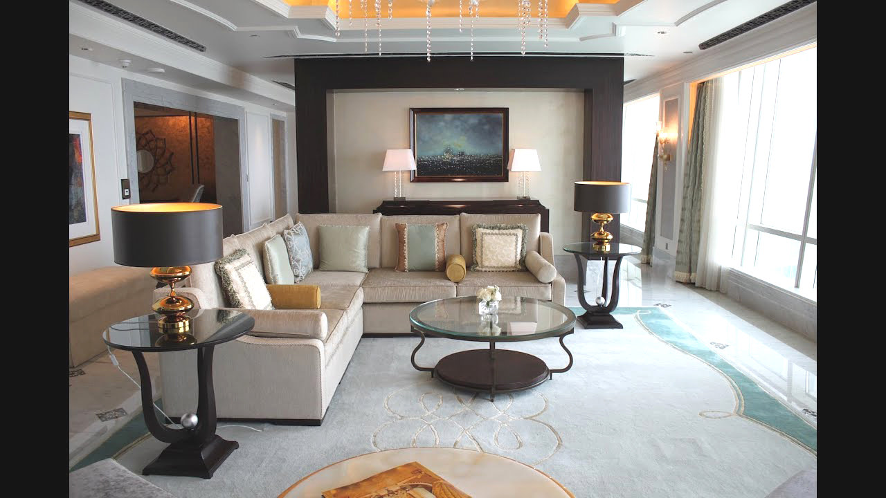 10commission painting Abu Dhabi by Dennis Ekstedt